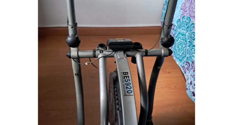 Elíptica. Máquina Para Deporte En Casa.