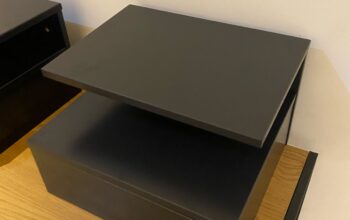 Mesa De Noche De Pared En Color Negro.