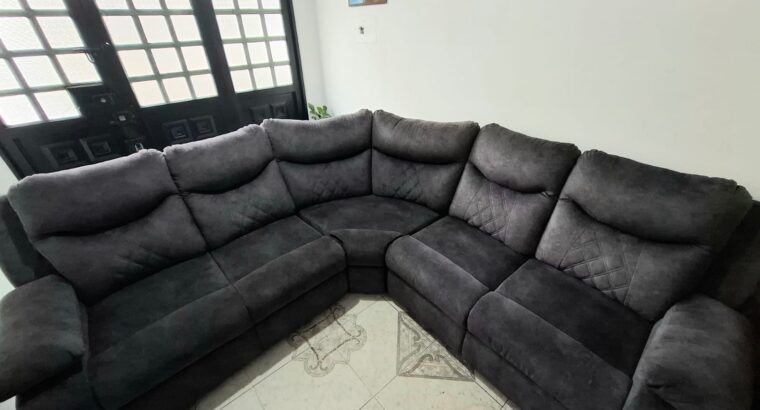 Sala Sofá Modular En L Y Mesa De Centro.