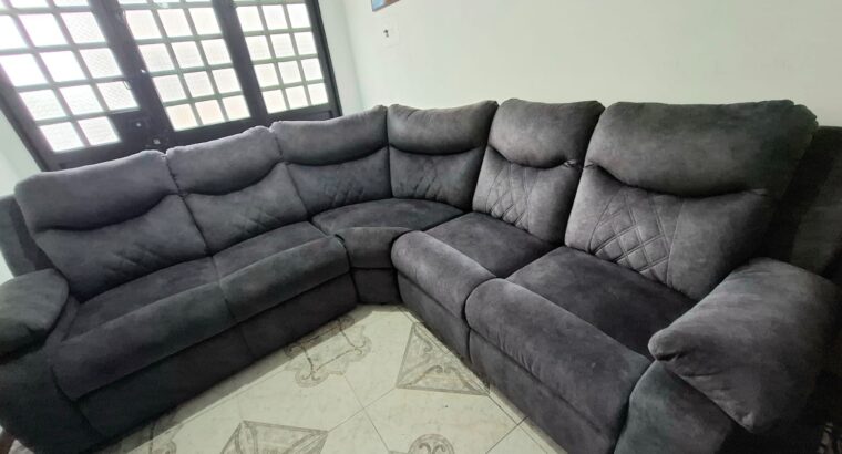 Sala Sofá Modular En L Y Mesa De Centro.