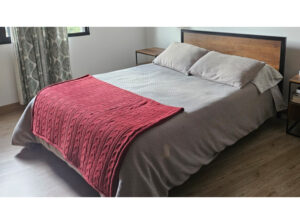 Cama Doble En Madera Incluye Colchón.
