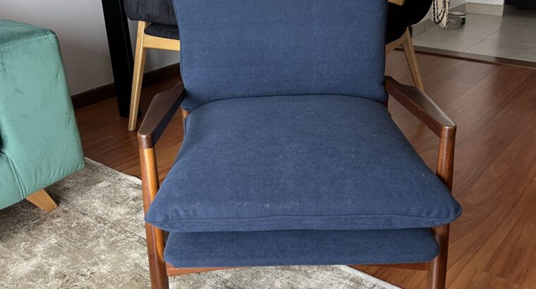 Poltrona Color Azul Estilo Mid-Century.