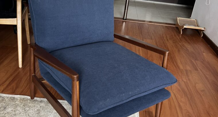 Poltrona Color Azul Estilo Mid-Century.