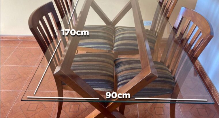 Comedor De 4 Puestos, En Madera Y Mesa De Vidrio.