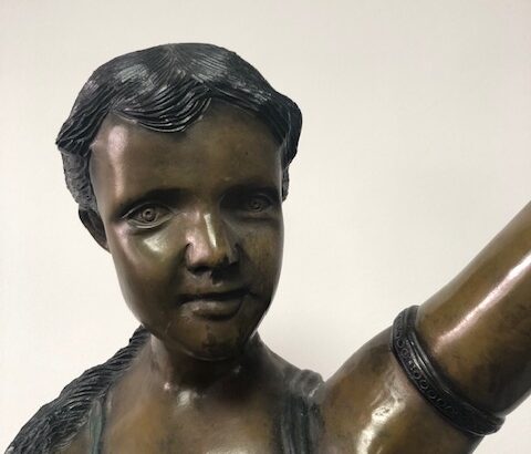 Escultura En Bronce Niña De La Rosa.