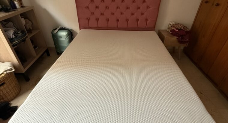 Cama Doble. Espaldar, Base Cama Y Colchón.