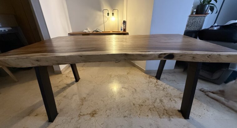 Mesa De Comedor En Madera Maciza.