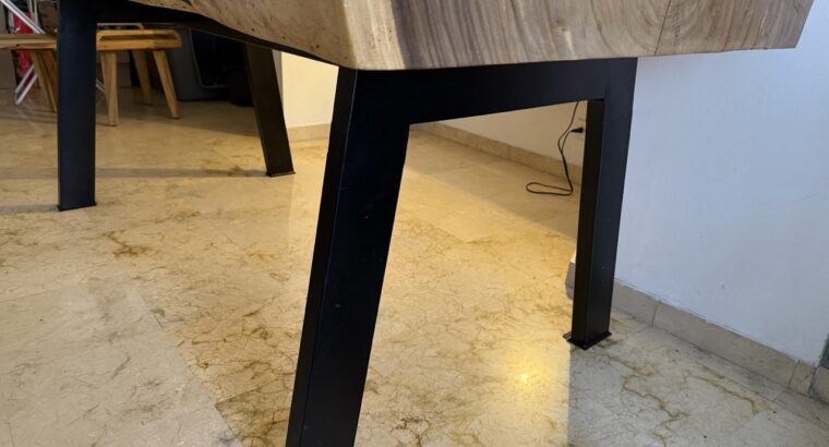 Mesa De Comedor En Madera Maciza.