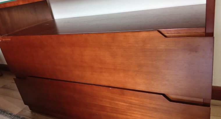 Cómoda Tipo Mueble Auxiliar En Madera.