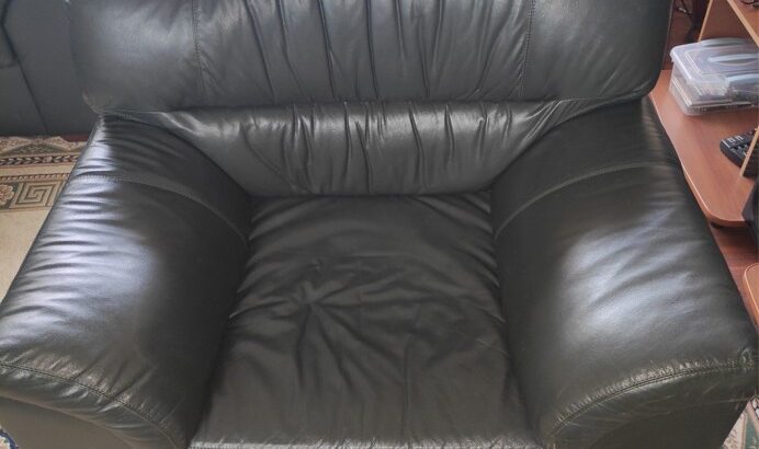 Poltronas 2 Unidades. Tapizadas En Cuero.