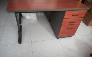 Escritorio Con Archivador Marca Compumuebles