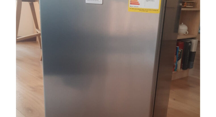 Nevera Electrolux Minibar.