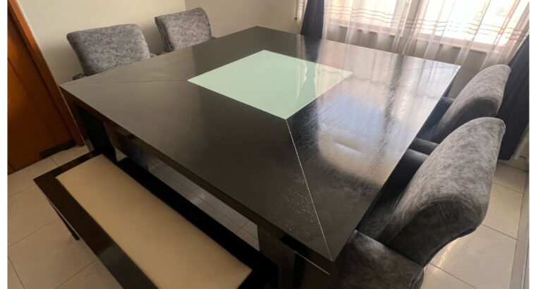 Comedor De 8 Puestos Con Tapizado Nuevo.