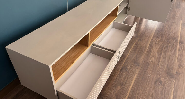 Mueble De TV O Bifé Tipo Credenza