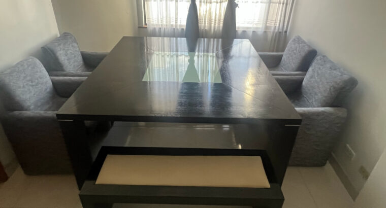 Comedor De 8 Puestos Con Tapizado Nuevo.