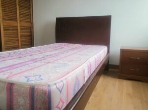 Cama sencilla + Colchón + Mesa De Noche