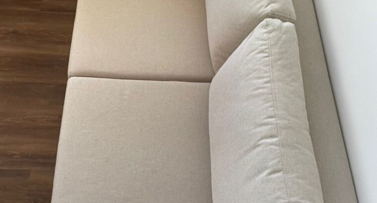 Sofá Tapizado En Lino Color Taupe