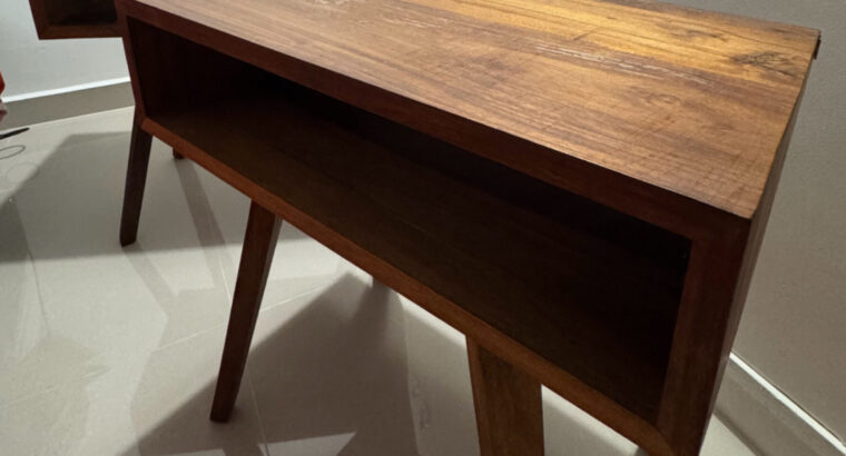 2 Mesas De Noche En Madera Estilo Contemporáneo