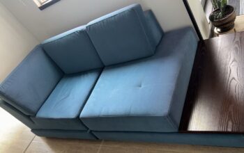 Sofá De 3 Puestos Con Mesa Adosada