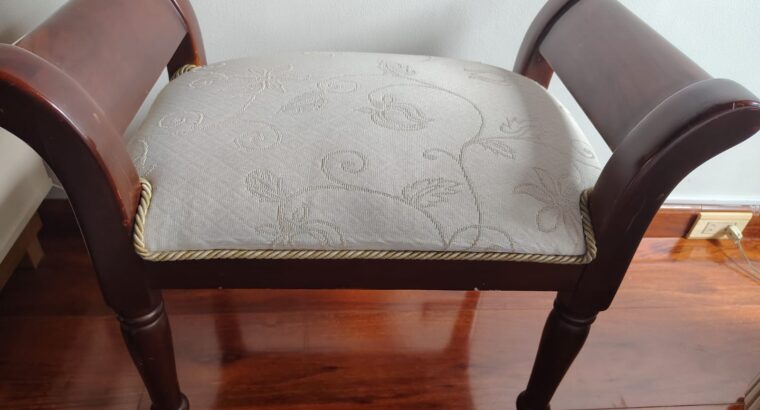 Set de Alcoba, Cama Queen, Colchón y Mesitas