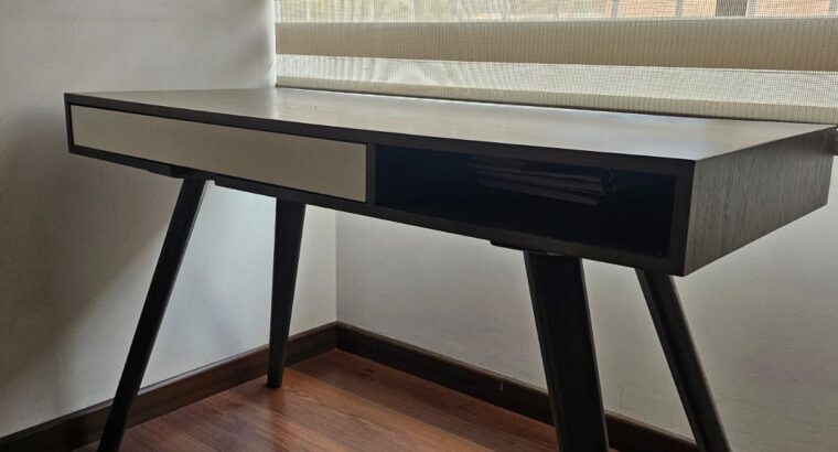 Consola O Escritorio Para Habitación O Sala