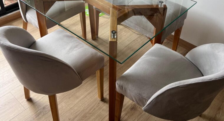Comedor De 4 Puestos Mesa, 3 Sillas Y Banca