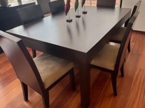Comedor madera maciza con 8 sillas