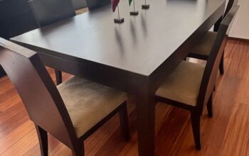 Comedor En Madera Maciza Mesa Y 8 Sillas