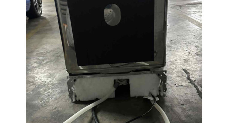 Máquina Lavaplatos Whirlpool 75 Piezas
