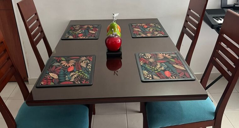 Comedor En Madera De 4 Puestos
