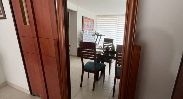 Muebles De Alcoba Queen En Perfecto Estado