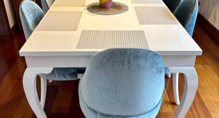 Juego De Comedor En Madera Con 6 Sillas