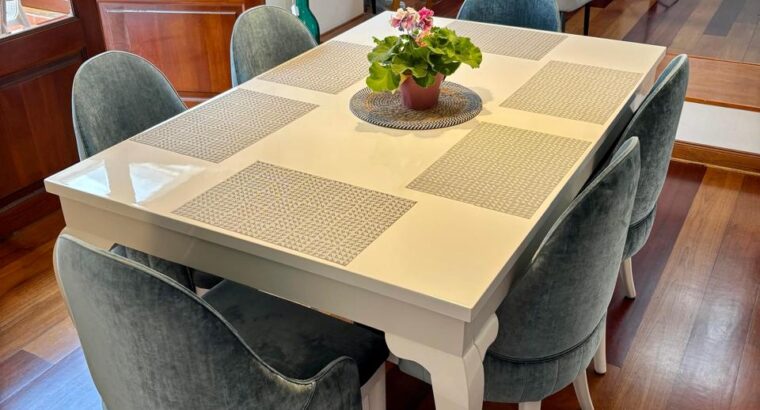 Juego De Comedor En Madera Con 6 Sillas