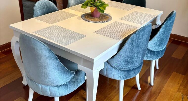Juego De Comedor En Madera Con 6 Sillas