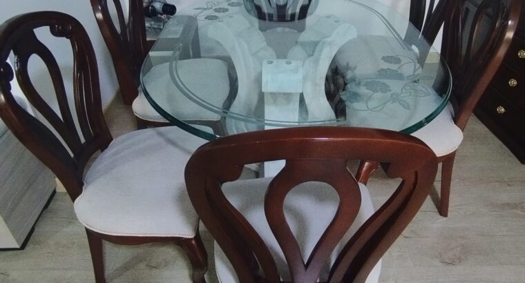 Comedor Con Base En Mármol Y 6 Sillas En Madera