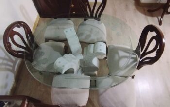 Comedor Con Base En Mármol Y 6 Sillas En Madera