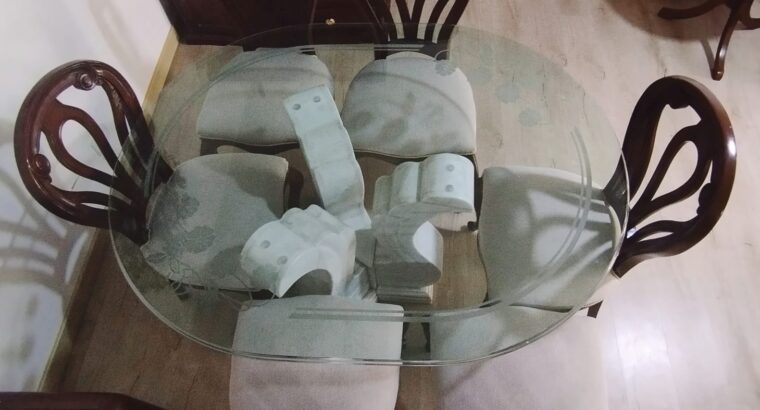 Comedor Con Base En Mármol Y 6 Sillas En Madera