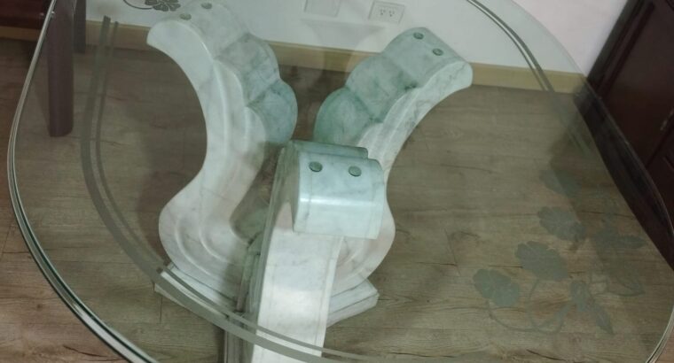 Comedor Con Base En Mármol Y 6 Sillas En Madera