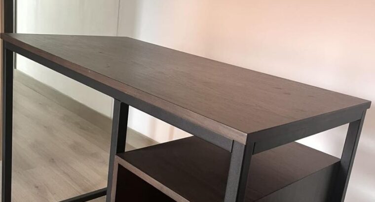 Escritorio de mesa Color Madera Oscuro