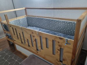 Cama reversible blanco/pino
