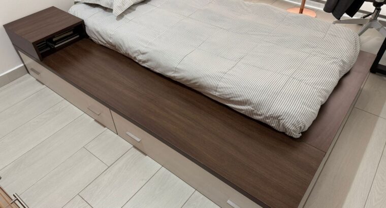 Cama Sencilla Con Colchón, Mesita Y Cajonera