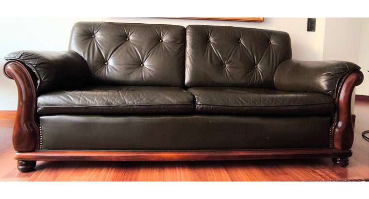 Sofá En Cuero Diseño Inglés
