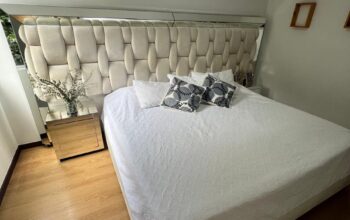 Set De Alcoba Cama King, Colchón Y Mesitas