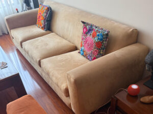 Sofá De 4 Puestos Color Mostaza