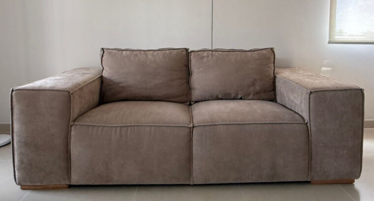 Sofá De 3 Puestos Color Café