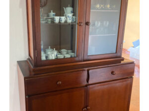 Bifé Con Vitrina Superior En Madera Y Vidrio