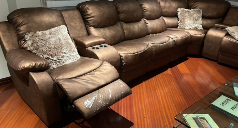 Sofá Modular En L 8 puestos Tapizado En Color Café