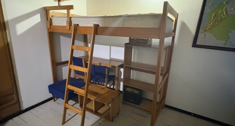 Camarote Sencillo de Madera Y Escritorio Integrado