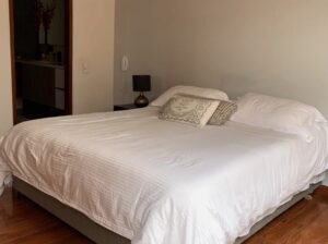 Cama Queen con Colchón Amercana de Colchones