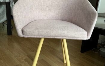 Poltrona Moderna Estilo Nórdico – Excelente Estado